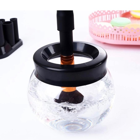 Electric Make-up Brush Cleaner/Dryer - Picture 2 of 15